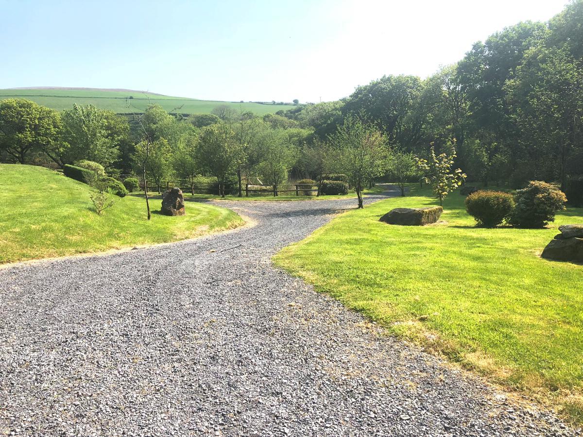 Gellifawr Woodland Retreat Hotel Pontfaen Exterior foto