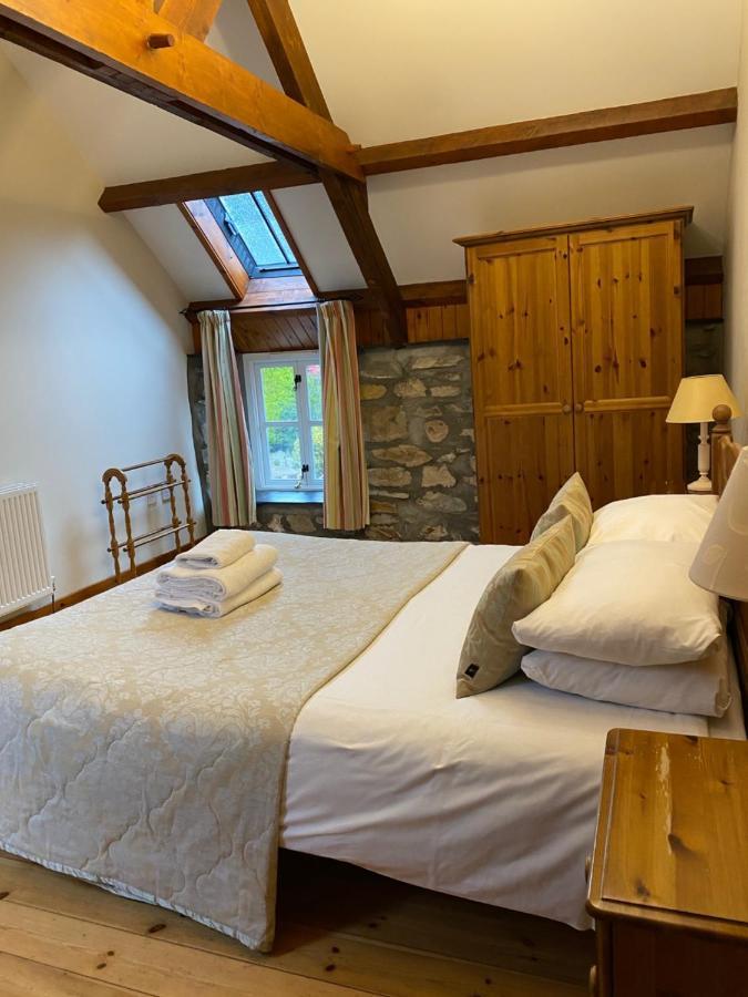Gellifawr Woodland Retreat Hotel Pontfaen Exterior foto