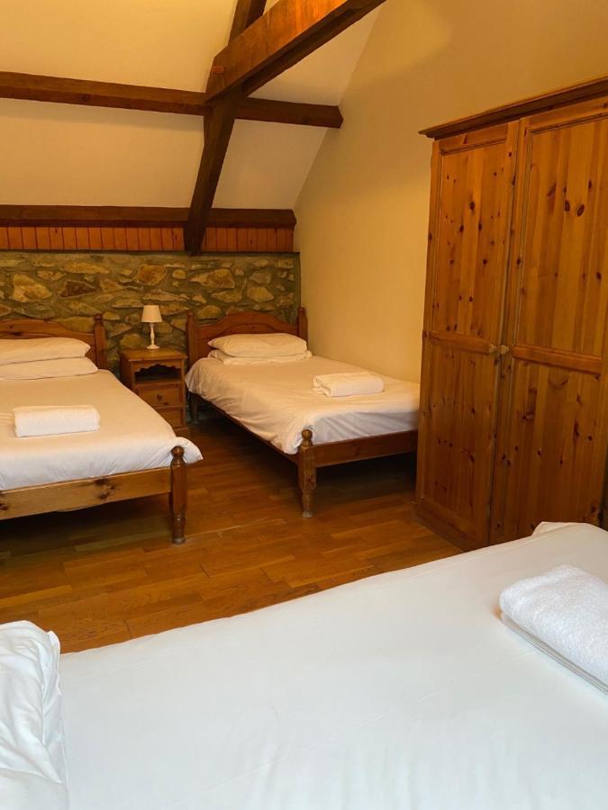 Gellifawr Woodland Retreat Hotel Pontfaen Exterior foto